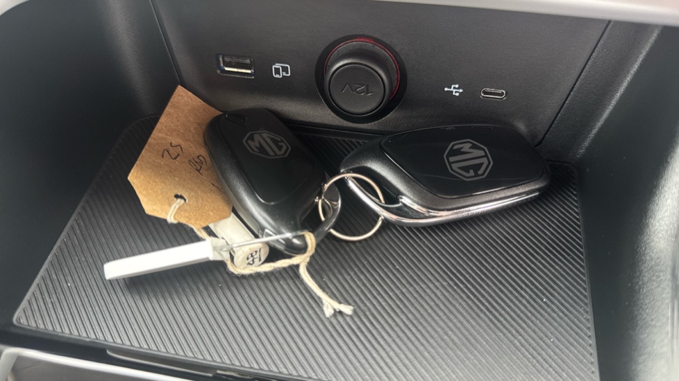 MG ZS 1.5 Hybrid+ Trophy 5dr Auto Hybrid Hatchback - Image 20