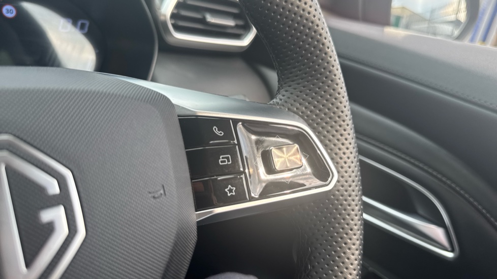 MG ZS 1.5 Hybrid+ Trophy 5dr Auto Hybrid Hatchback - Image 35