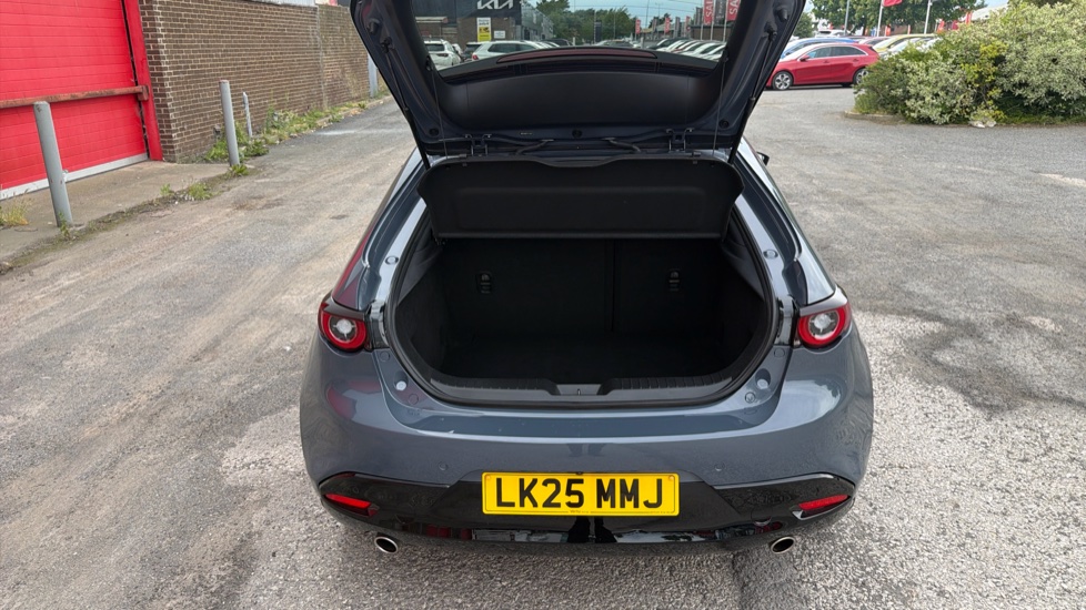 Mazda 3 2.5 e-Skyactiv G MHEV 140 Exclusive-Line 5dr Auto Petrol Hatchback - Image 4
