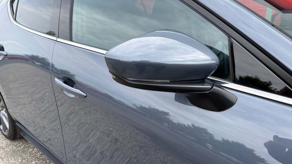 Mazda 3 2.5 e-Skyactiv G MHEV 140 Exclusive-Line 5dr Auto Petrol Hatchback - Image 25