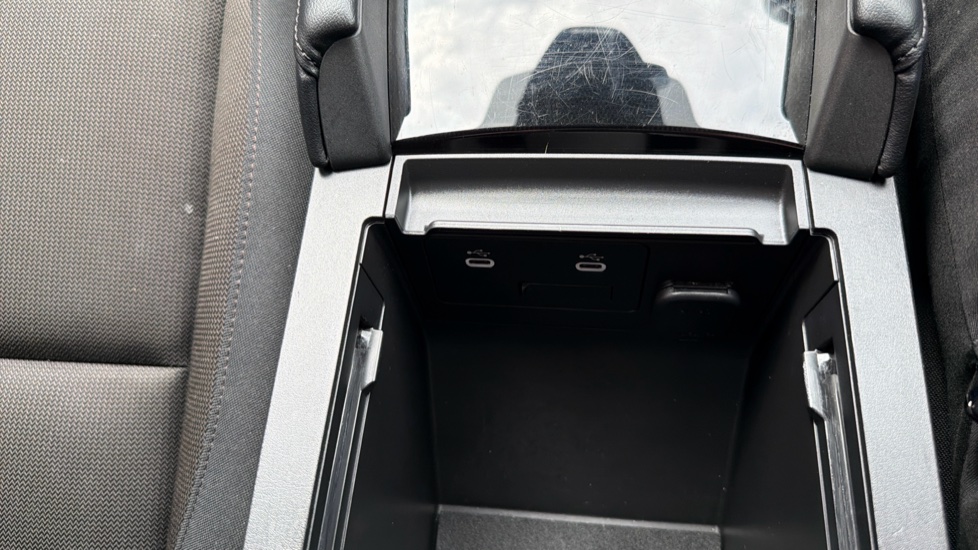Mazda 3 2.5 e-Skyactiv G MHEV 140 Exclusive-Line 5dr Auto Petrol Hatchback - Image 38