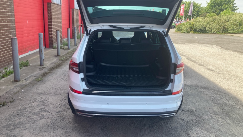 Skoda Kodiaq 1.5 TSI Sport Line 5dr DSG [7 Seat] Petrol Estate - Image 4