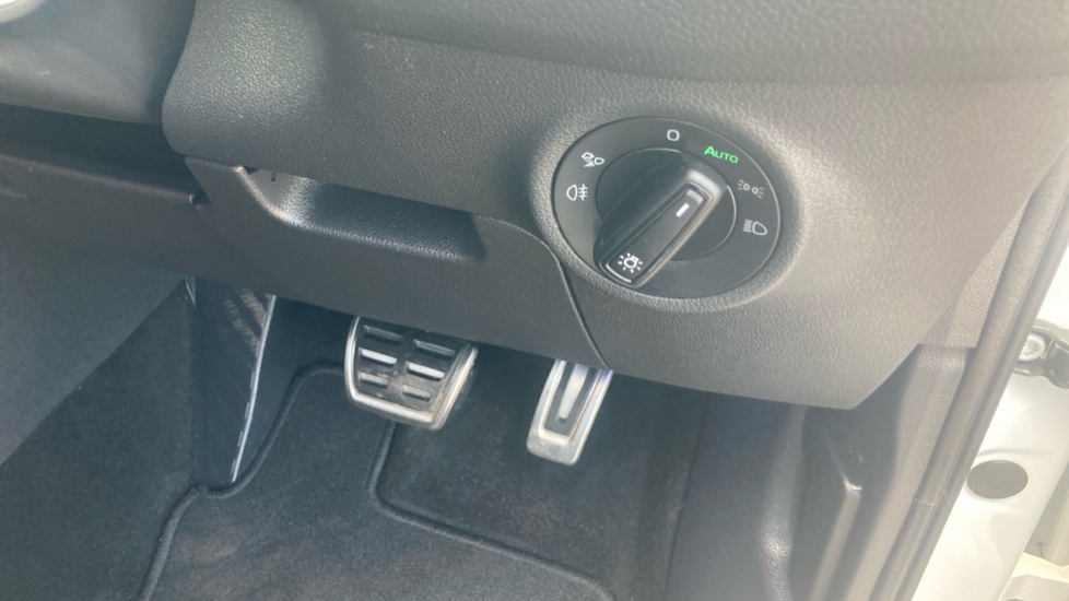 Skoda Kodiaq 1.5 TSI Sport Line 5dr DSG [7 Seat] Petrol Estate - Image 25