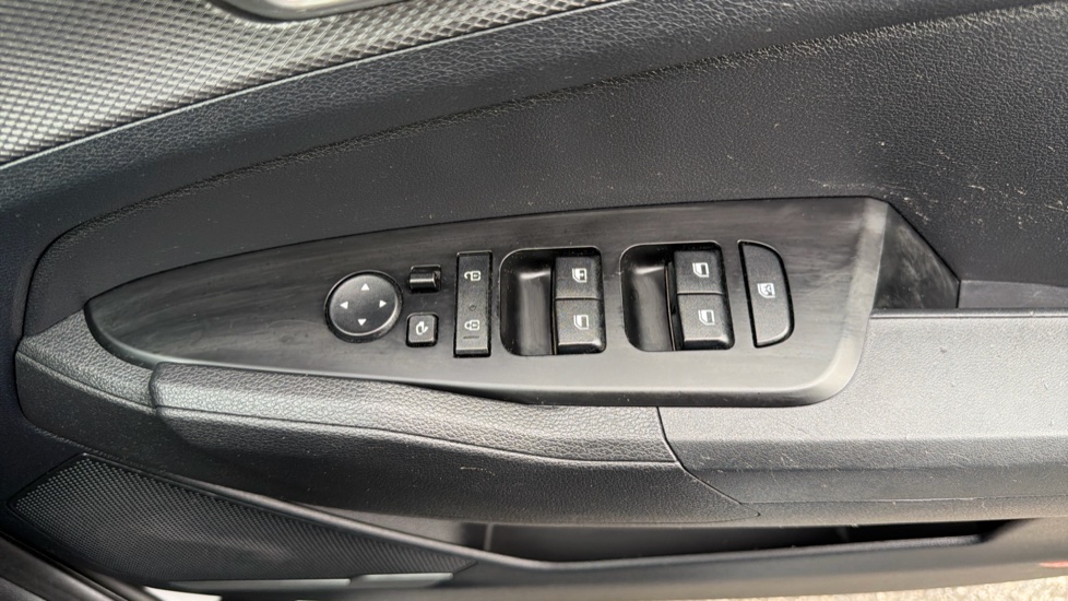 Kia Sportage 1.6 CRDi ISG 2 5dr Diesel Estate - Image 26