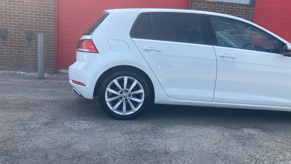 Volkswagen Golf 2.0 TDI GT 5dr DSG Diesel Hatchback - Image 7