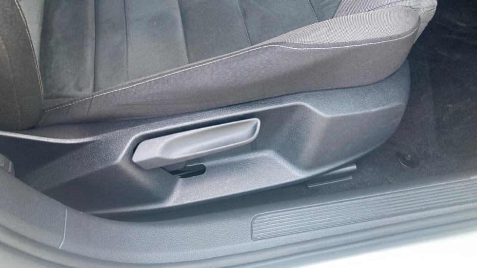 Volkswagen Golf 2.0 TDI GT 5dr DSG Diesel Hatchback - Image 40