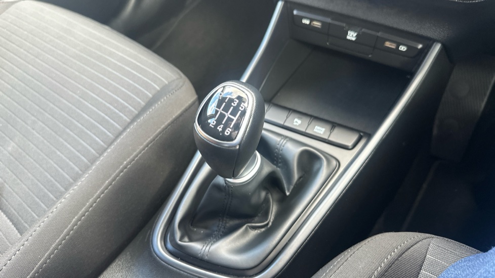 Hyundai i20 1.0T GDi 48V MHD SE Connect 5dr Petrol Hatchback - Image 13