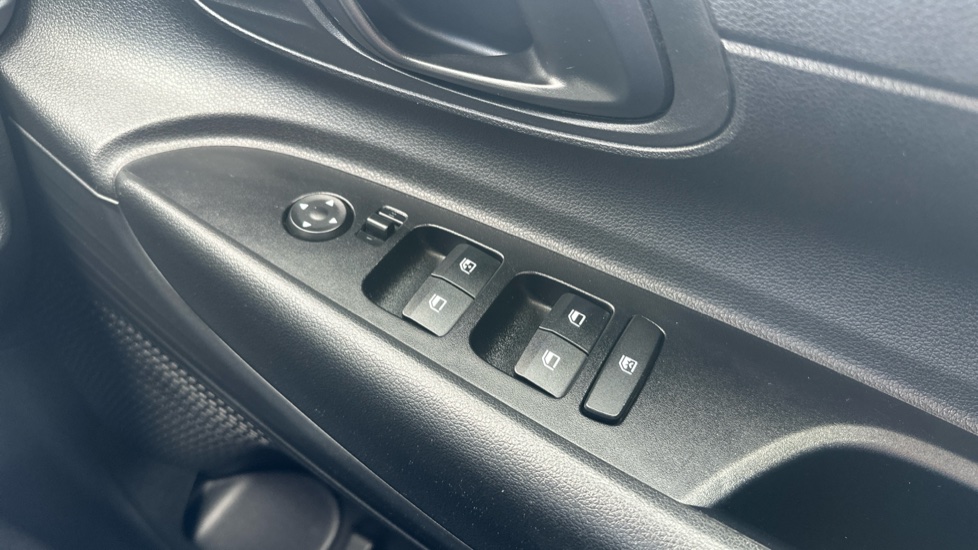 Hyundai i20 1.0T GDi 48V MHD SE Connect 5dr Petrol Hatchback - Image 33