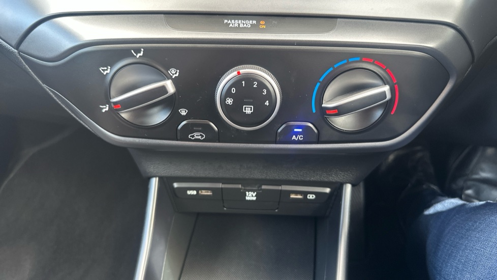 Hyundai i20 1.0T GDi 48V MHD SE Connect 5dr Petrol Hatchback - Image 34