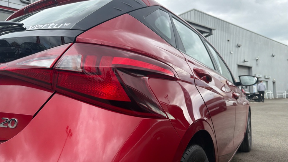 Hyundai i20 1.0T GDi 48V MHD SE Connect 5dr Petrol Hatchback - Image 40