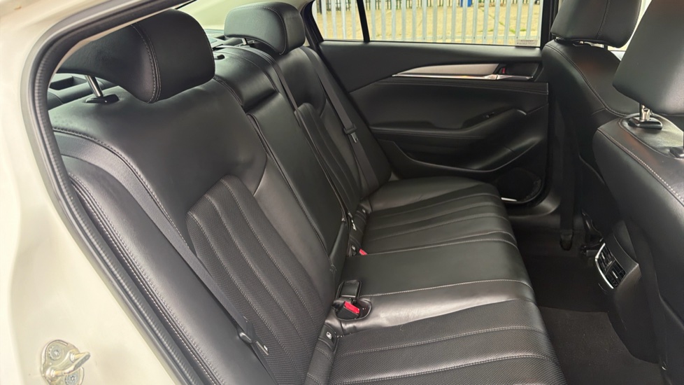 Mazda 6 2.2d Sport Nav+ 4dr [Safety Pack] Diesel Saloon - Image 16