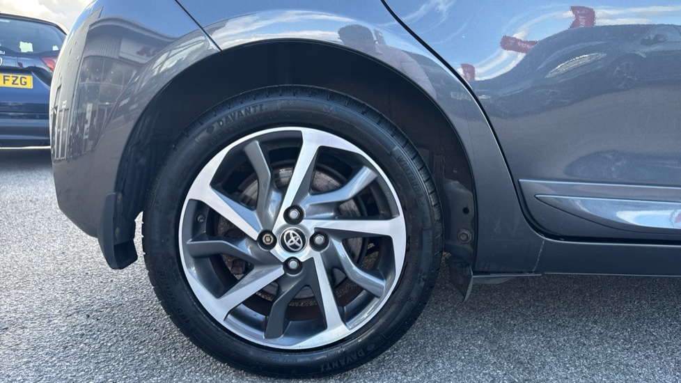 Toyota Yaris 1.5 Hybrid Y20 5dr CVT [Bi-tone] Hybrid Hatchback - Image 7