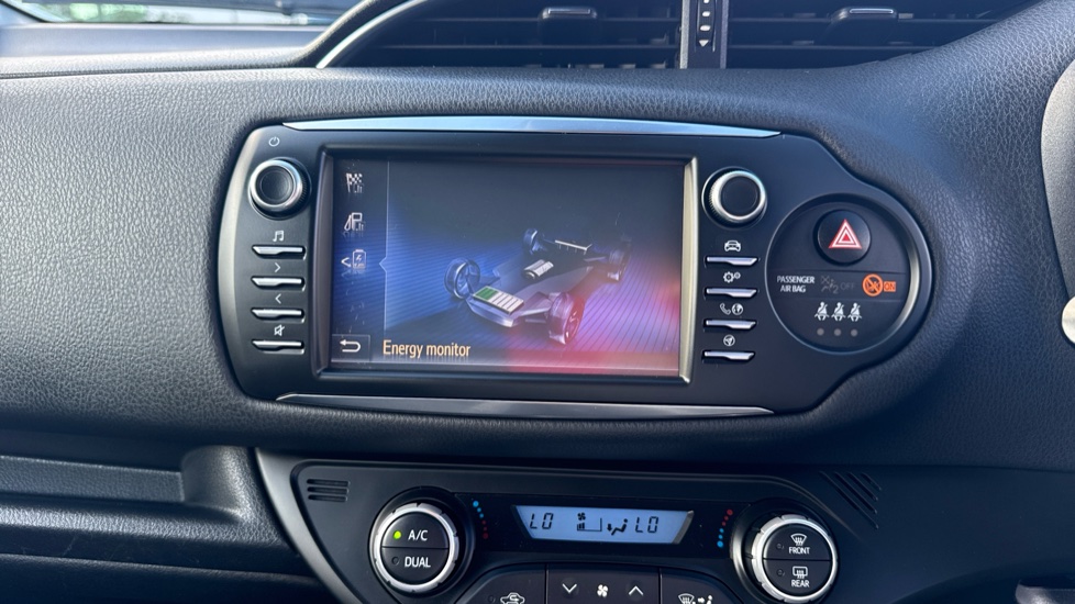 Toyota Yaris 1.5 Hybrid Y20 5dr CVT [Bi-tone] Hybrid Hatchback - Image 12