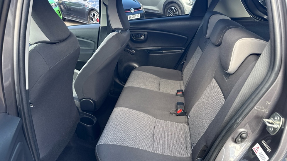 Toyota Yaris 1.5 Hybrid Y20 5dr CVT [Bi-tone] Hybrid Hatchback - Image 16