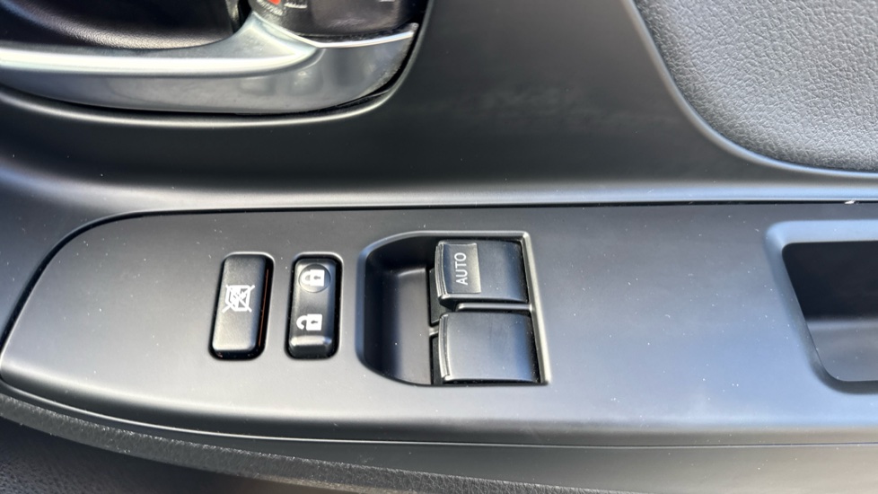 Toyota Yaris 1.5 Hybrid Y20 5dr CVT [Bi-tone] Hybrid Hatchback - Image 22