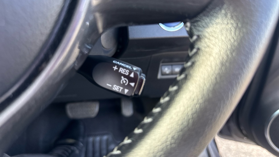 Toyota Yaris 1.5 Hybrid Y20 5dr CVT [Bi-tone] Hybrid Hatchback - Image 26