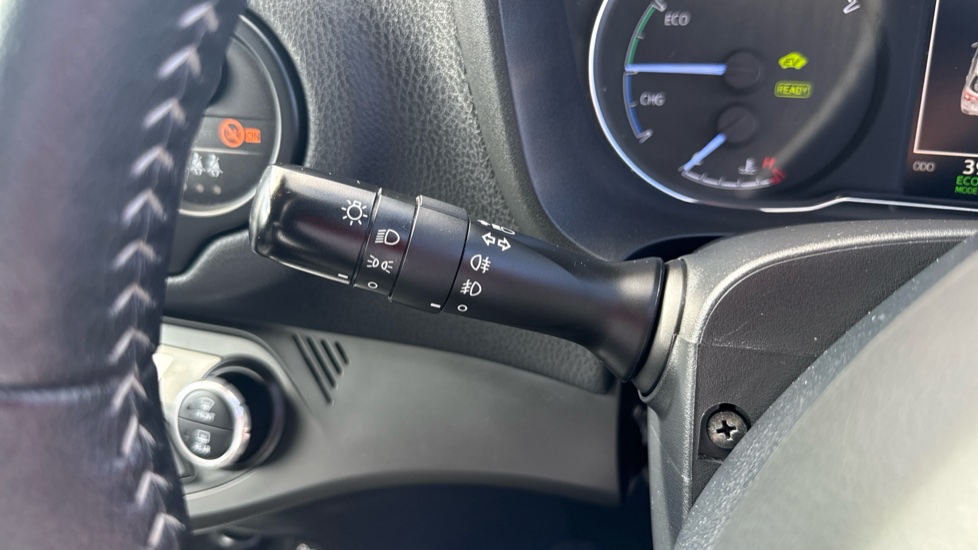 Toyota Yaris 1.5 Hybrid Y20 5dr CVT [Bi-tone] Hybrid Hatchback - Image 28