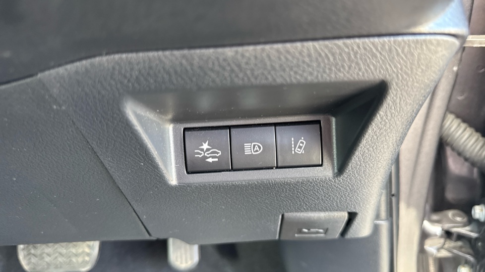 Toyota Yaris 1.5 Hybrid Y20 5dr CVT [Bi-tone] Hybrid Hatchback - Image 35