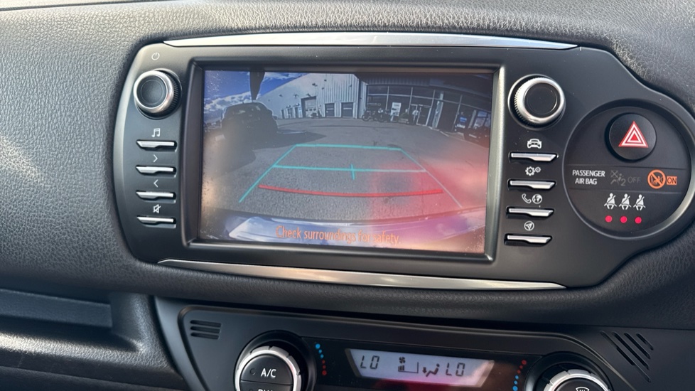 Toyota Yaris 1.5 Hybrid Y20 5dr CVT [Bi-tone] Hybrid Hatchback - Image 39