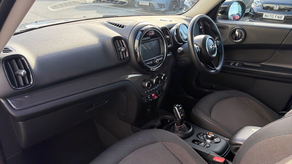 MINI Countryman 1.5 Cooper Classic 5dr Auto [Comfort/Nav+ Pack] Petrol Hatchback - Image 9