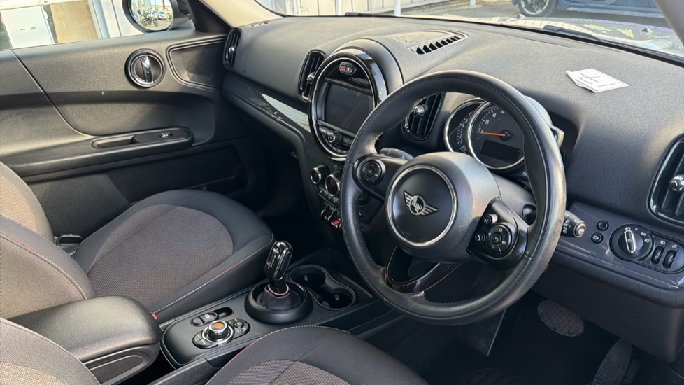 MINI Countryman 1.5 Cooper Classic 5dr Auto [Comfort/Nav+ Pack] Petrol Hatchback - Image 11
