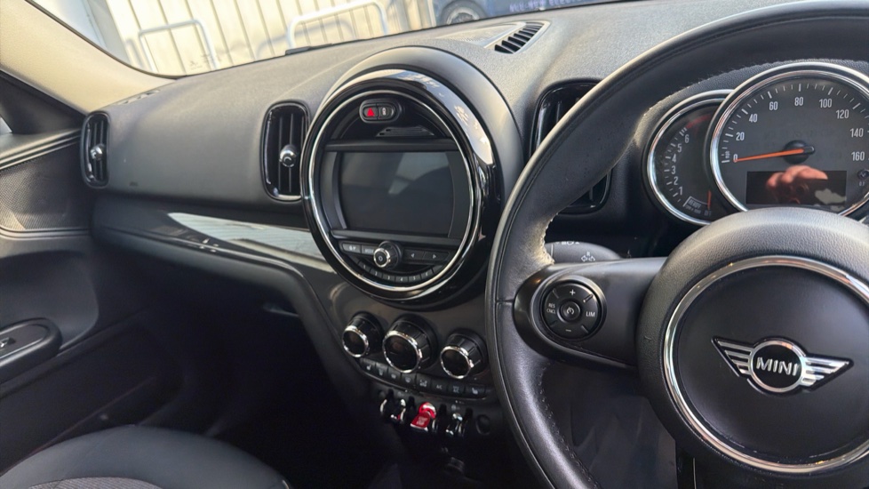 MINI Countryman 1.5 Cooper Classic 5dr Auto [Comfort/Nav+ Pack] Petrol Hatchback - Image 14