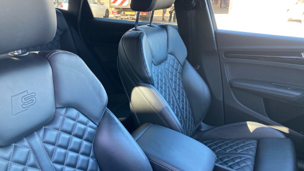 Audi Q5 40 TDI Quattro Edition 1 5dr S Tronic Diesel Estate - Image 17