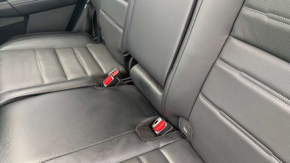 Honda CR-V 2.0 ePHEV Advance Tech 5dr eCVT Estate - Image 17