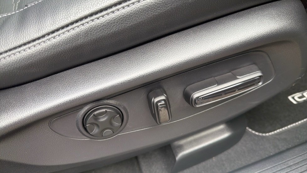 Honda CR-V 2.0 ePHEV Advance Tech 5dr eCVT Estate - Image 20