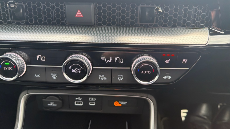 Honda CR-V 2.0 ePHEV Advance Tech 5dr eCVT Estate - Image 25