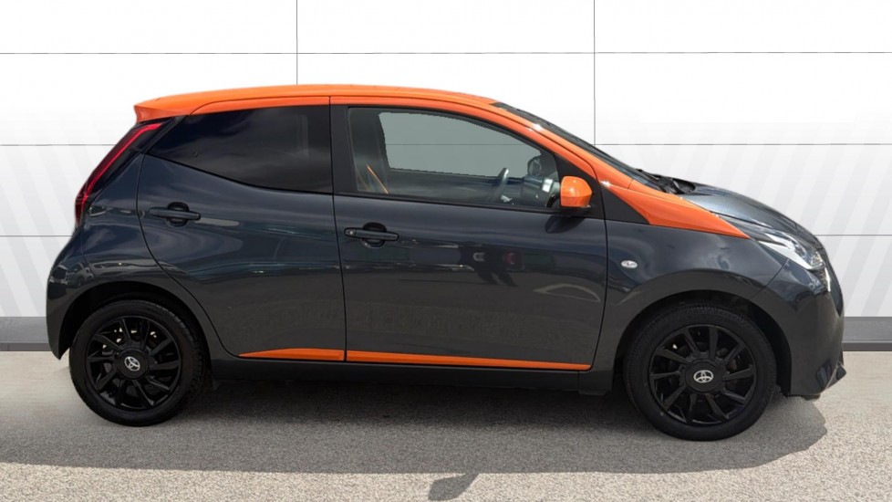 Toyota Aygo 1.0 VVT-i JBL Edition 5dr x-shift Petrol Hatchback - Image 5