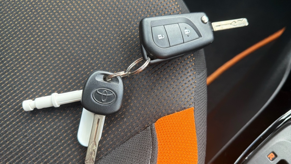 Toyota Aygo 1.0 VVT-i JBL Edition 5dr x-shift Petrol Hatchback - Image 19