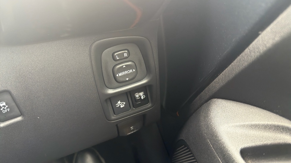 Toyota Aygo 1.0 VVT-i JBL Edition 5dr x-shift Petrol Hatchback - Image 22