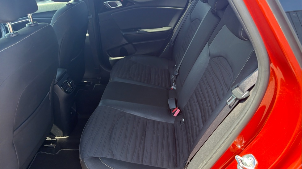 Kia Ceed 1.5T GDi ISG GT-Line 5dr Petrol Hatchback - Image 16