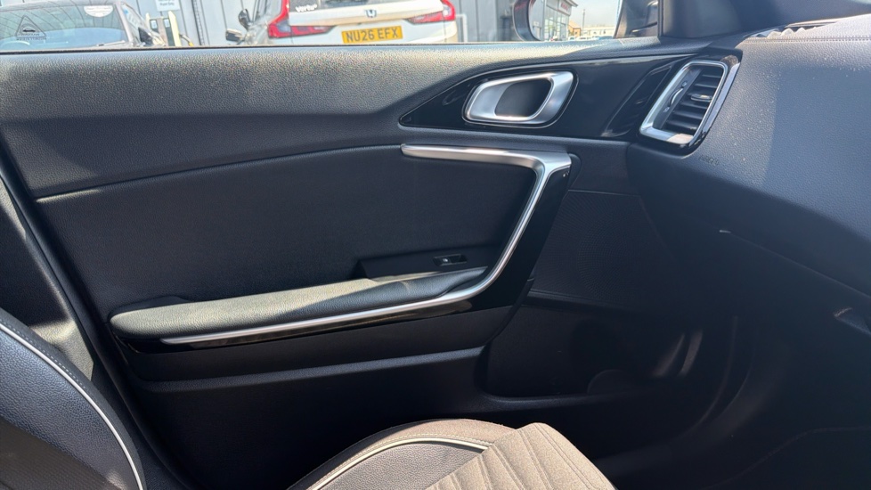 Kia Ceed 1.5T GDi ISG GT-Line 5dr Petrol Hatchback - Image 25