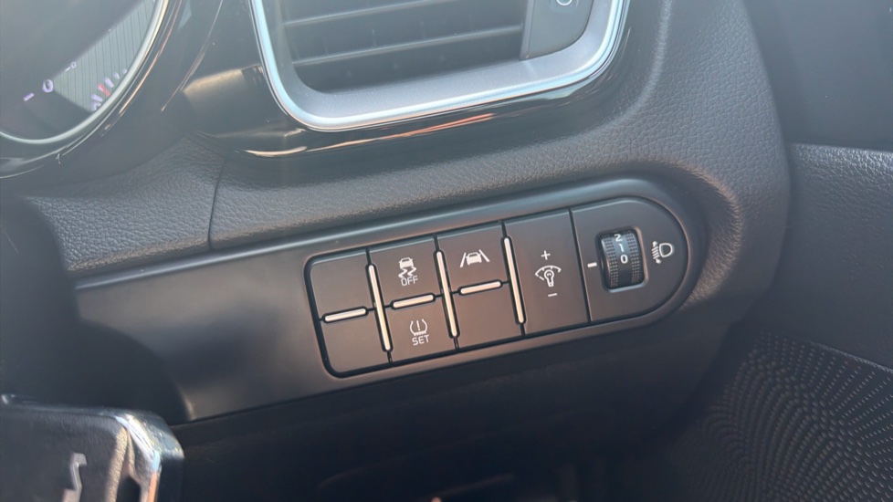 Kia Ceed 1.5T GDi ISG GT-Line 5dr Petrol Hatchback - Image 27