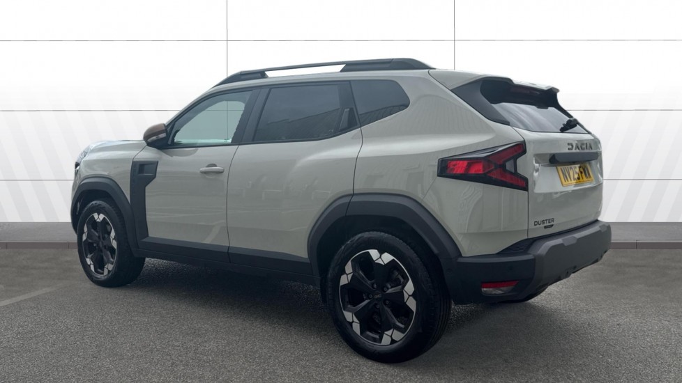 Dacia Duster 1.6 Hybrid 140 Extreme 5dr Auto Hybrid Estate - Image 2