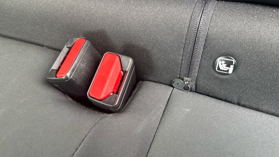 Dacia Duster 1.6 Hybrid 140 Extreme 5dr Auto Hybrid Estate - Image 17