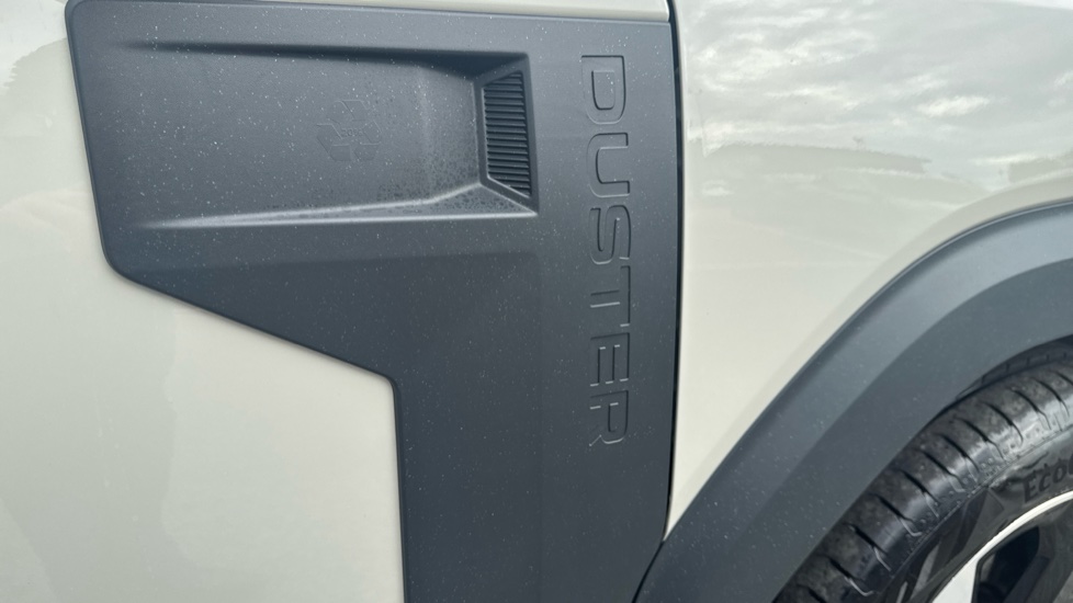 Dacia Duster 1.6 Hybrid 140 Extreme 5dr Auto Hybrid Estate - Image 24