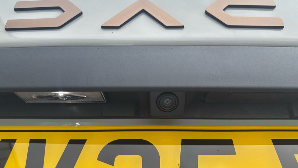 Dacia Duster 1.6 Hybrid 140 Extreme 5dr Auto Hybrid Estate - Image 26
