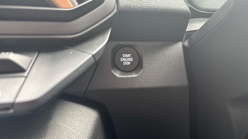 Dacia Duster 1.6 Hybrid 140 Extreme 5dr Auto Hybrid Estate - Image 32