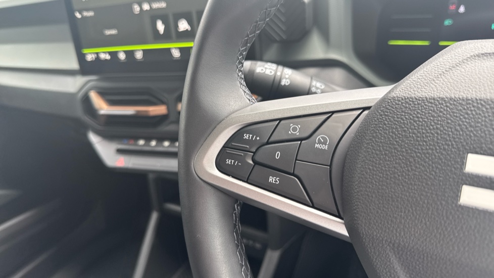 Dacia Duster 1.6 Hybrid 140 Extreme 5dr Auto Hybrid Estate - Image 33