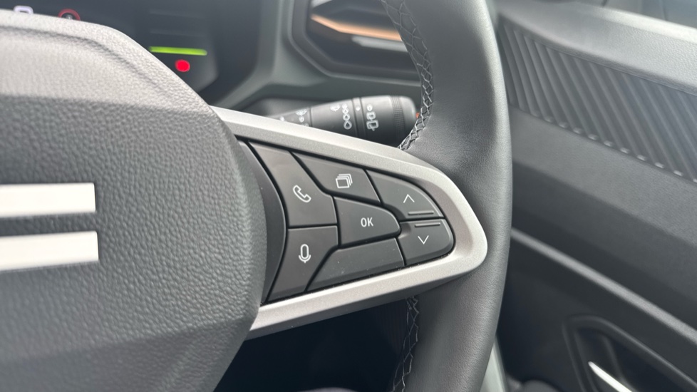 Dacia Duster 1.6 Hybrid 140 Extreme 5dr Auto Hybrid Estate - Image 34