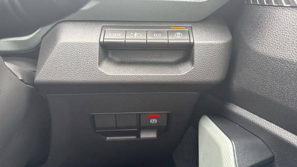 Dacia Duster 1.6 Hybrid 140 Extreme 5dr Auto Hybrid Estate - Image 35