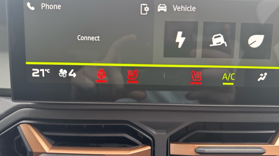 Dacia Duster 1.6 Hybrid 140 Extreme 5dr Auto Hybrid Estate - Image 37