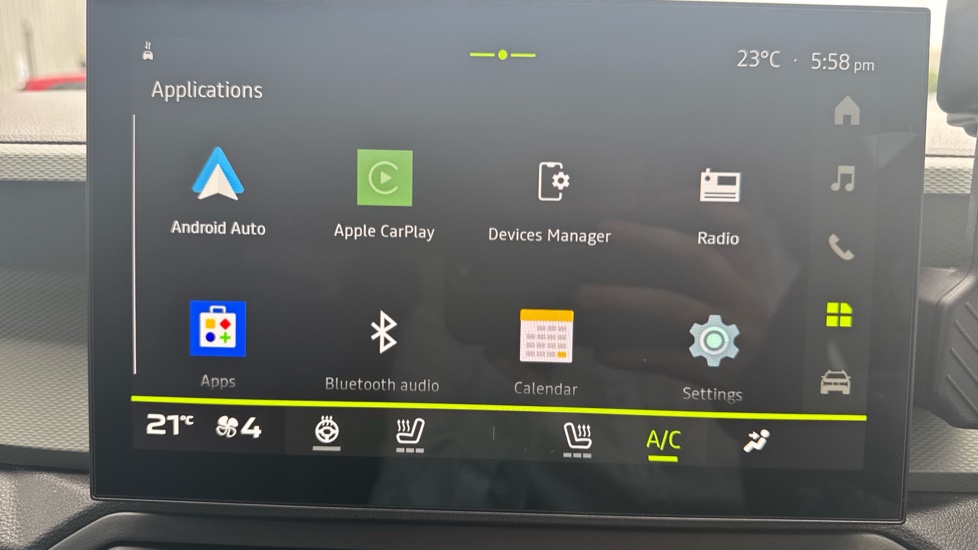 Dacia Duster 1.6 Hybrid 140 Extreme 5dr Auto Hybrid Estate - Image 40