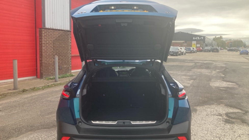 Peugeot 408 1.2 Hybrid 136 GT 5dr e-DSC6 Petrol Hatchback - Image 4