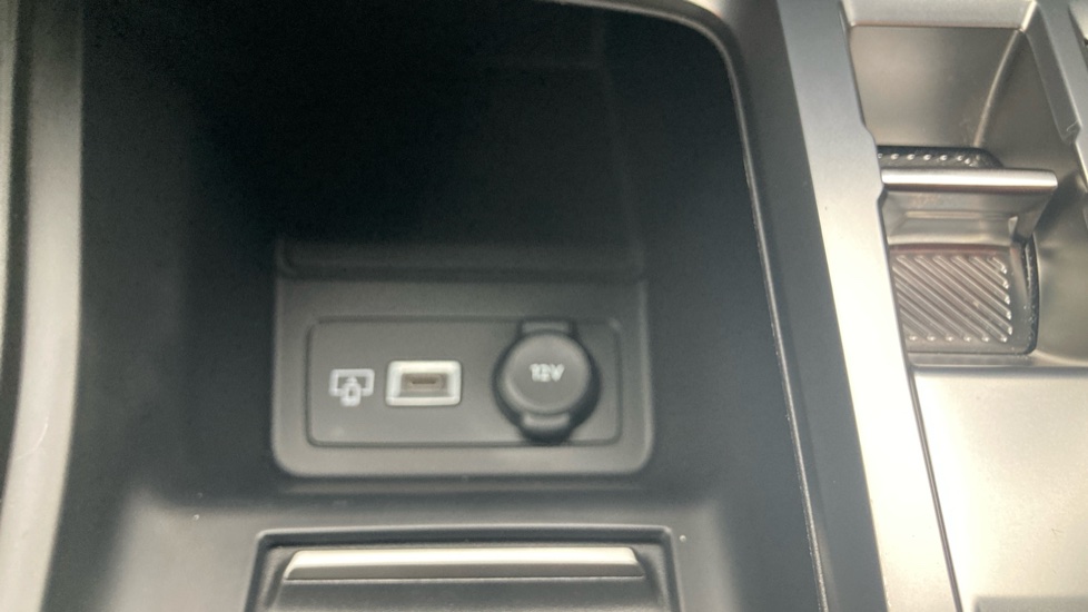Peugeot 408 1.2 Hybrid 136 GT 5dr e-DSC6 Petrol Hatchback - Image 31