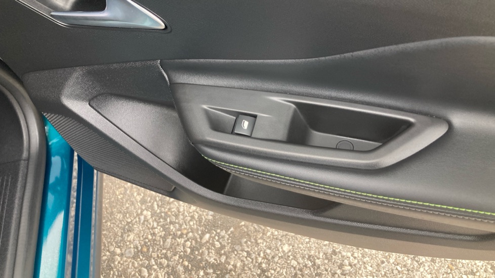 Peugeot 408 1.2 Hybrid 136 GT 5dr e-DSC6 Petrol Hatchback - Image 39