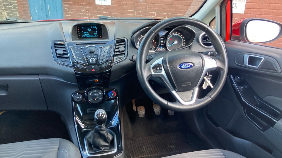 Ford Fiesta 1.25 82 Zetec 5dr Petrol Hatchback - Image 10